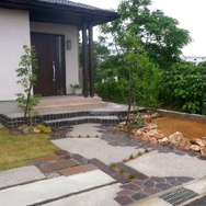 ジャパネスクのお庭