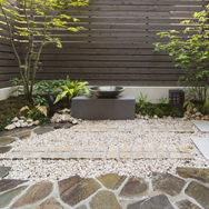 ジャパネスクのお庭