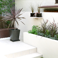 シンプルモダンのお庭