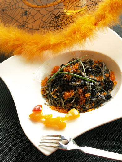 とび子とイカ墨パスタ