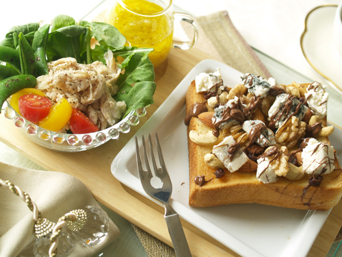 ナッツとブルー＆マスカルポーネチーズの厚切りト...