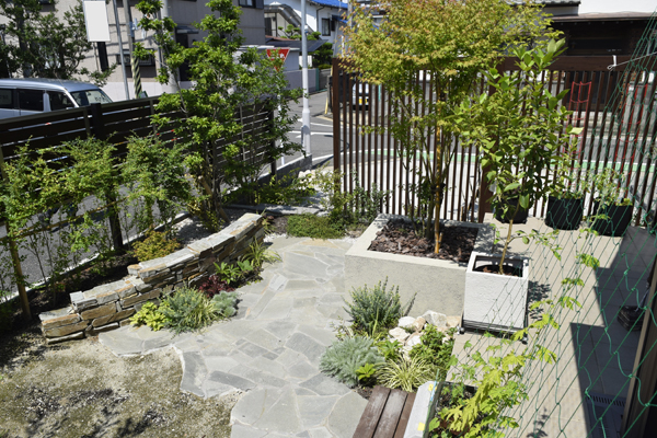家と庭を繋げる特別な空間 植物が織りなすハーモニー エスティナ第11回全国ガーデンエクステリアコンテスト