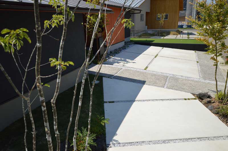 木漏れ日を感じる住宅