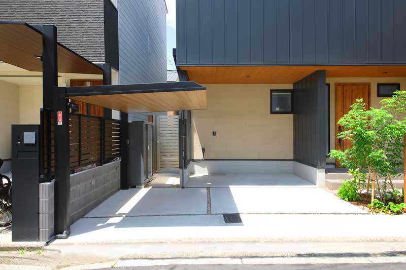 シャープさと温もりを両立したファサードデザイン