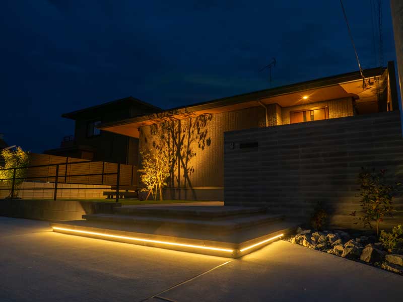 素敵に魅せる、夜にお庭