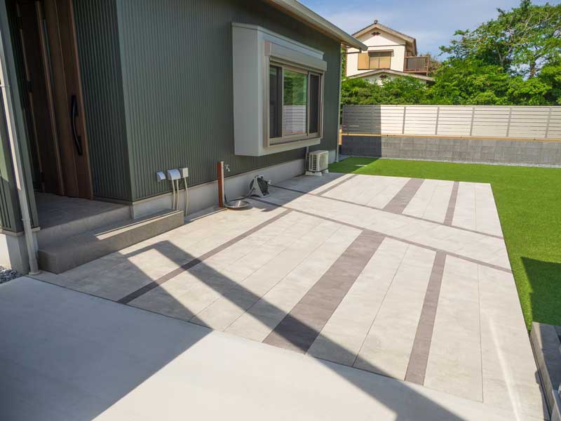 建物と調和するお庭