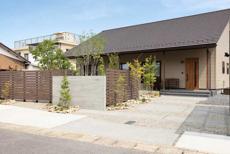 温泉の庭園ー自然美あふれる新築外構