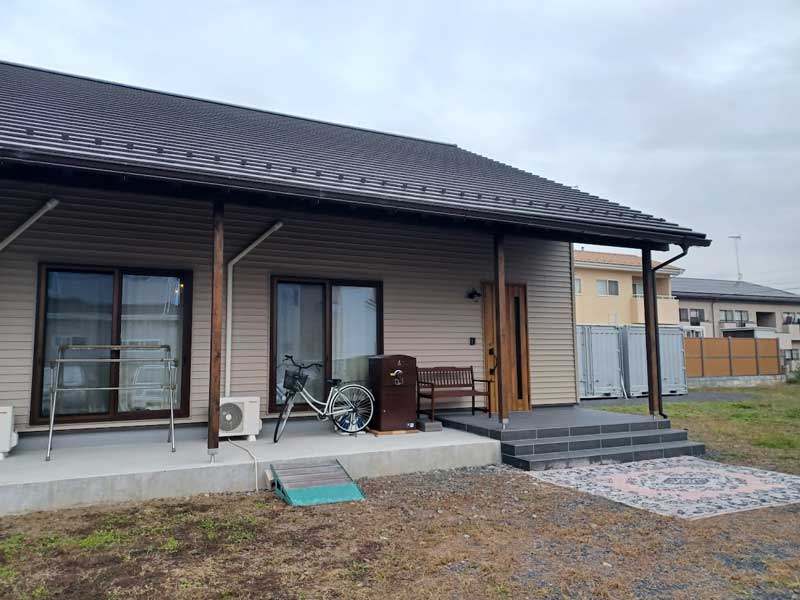 温泉の庭園ー自然美あふれる新築外構