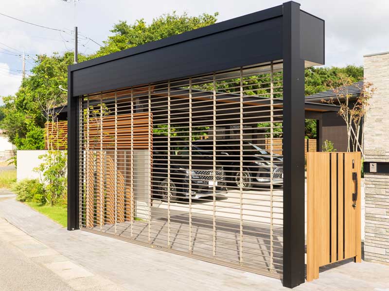 あたたかみのあるクローズ外構