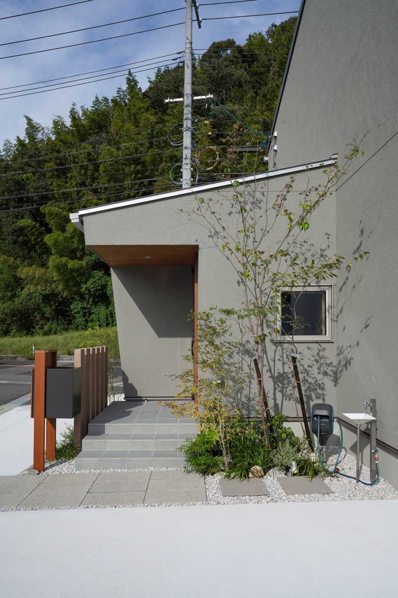 暮らしを自由に楽しむ、上質なアウトドアライフの住まい