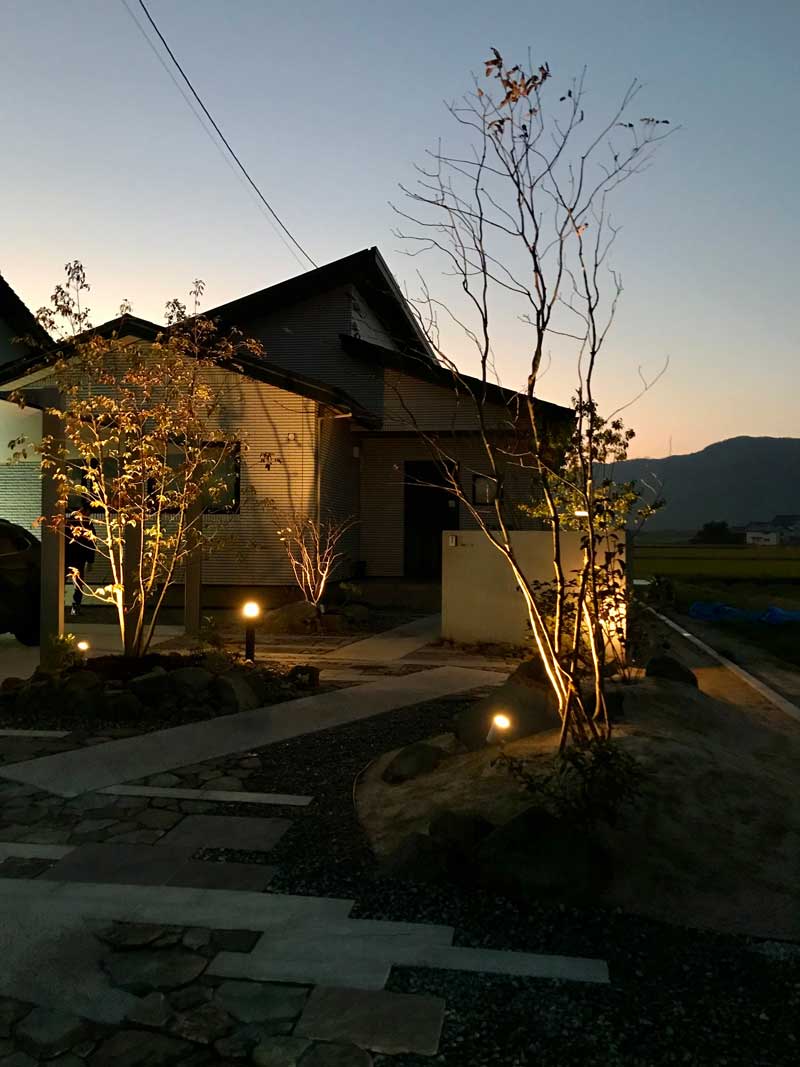 歩みとともに変化する庭景