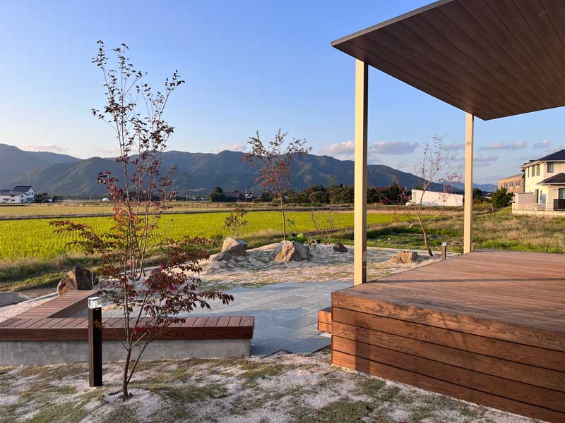 歩みとともに変化する庭景