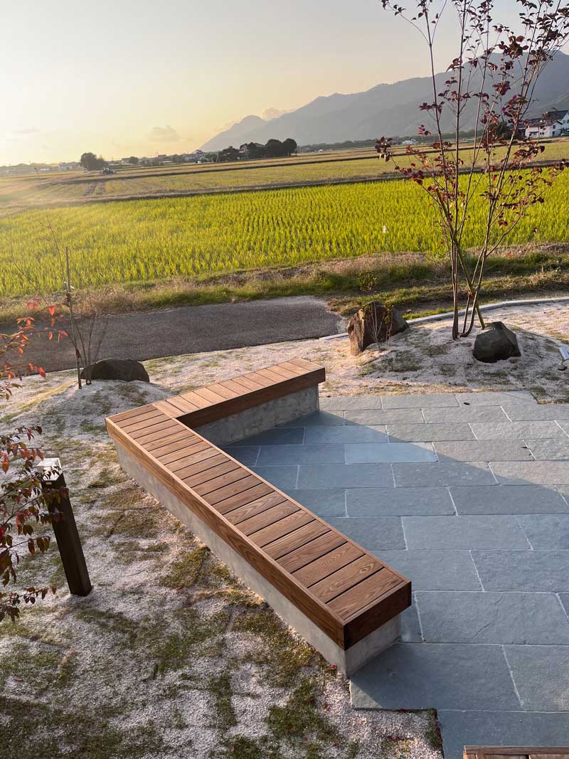 歩みとともに変化する庭景