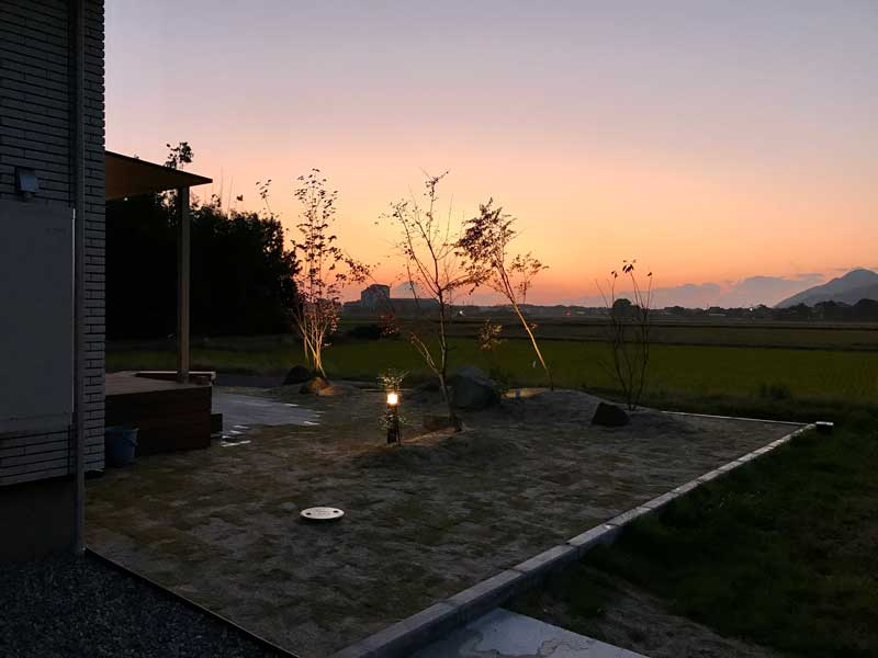 歩みとともに変化する庭景