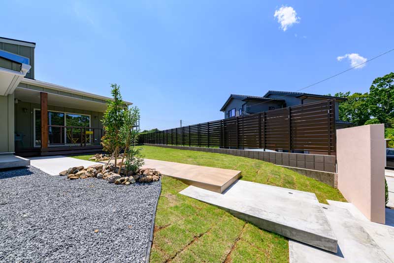 高低差をデザインに変える シンプル南国風リゾート