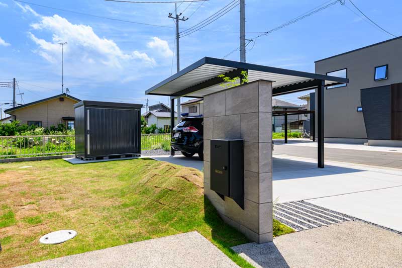 動線と視線を整理する シンプルモダン・ファサード