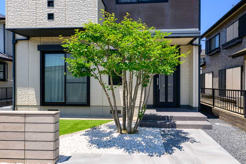 既存の樹木と暮らしをつなぐリガーデン