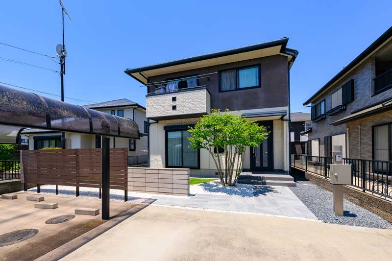 既存の樹木と暮らしをつなぐリガーデン