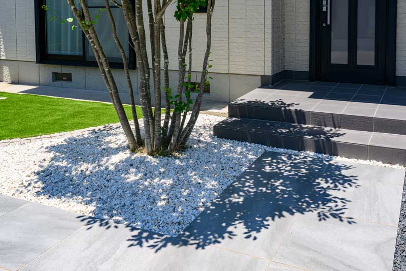 既存の樹木と暮らしをつなぐリガーデン