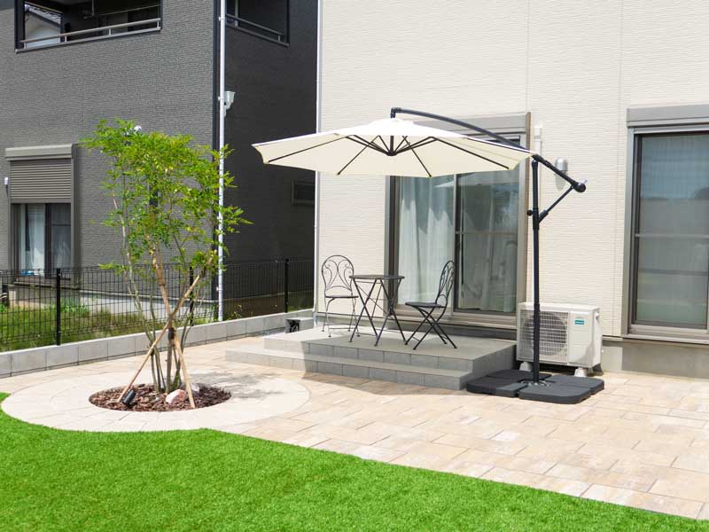 人工芝を基準に考えた庭