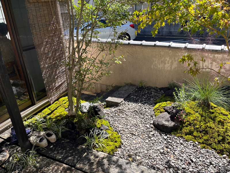 和の趣と静けさの庭