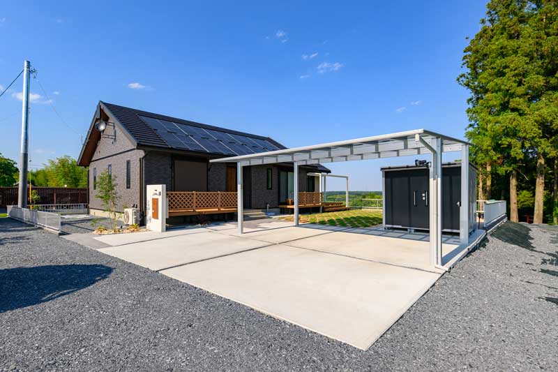 曲線と植栽が織りなす 奥行きあるシンプルモダン・ファサード