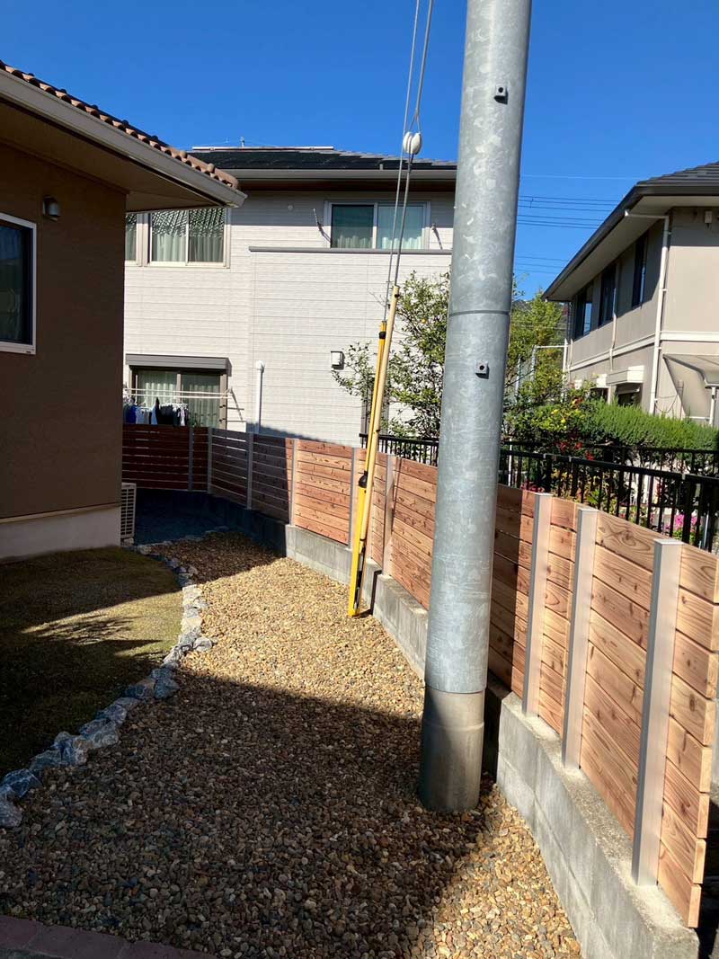 シルバーリーフが映える、外構リフォームとリガーデン施工事例