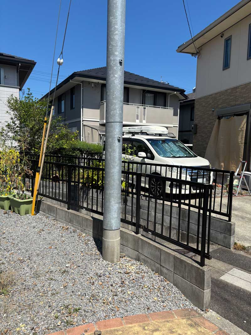 シルバーリーフが映える、外構リフォームとリガーデン施工事例